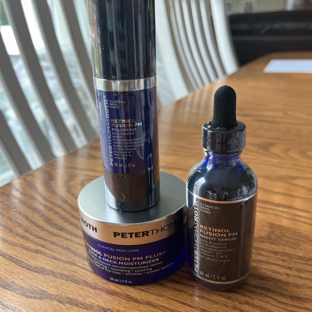Peter Thomas Roth Retinol Fusion PM Skincare Set - Blue and Silver